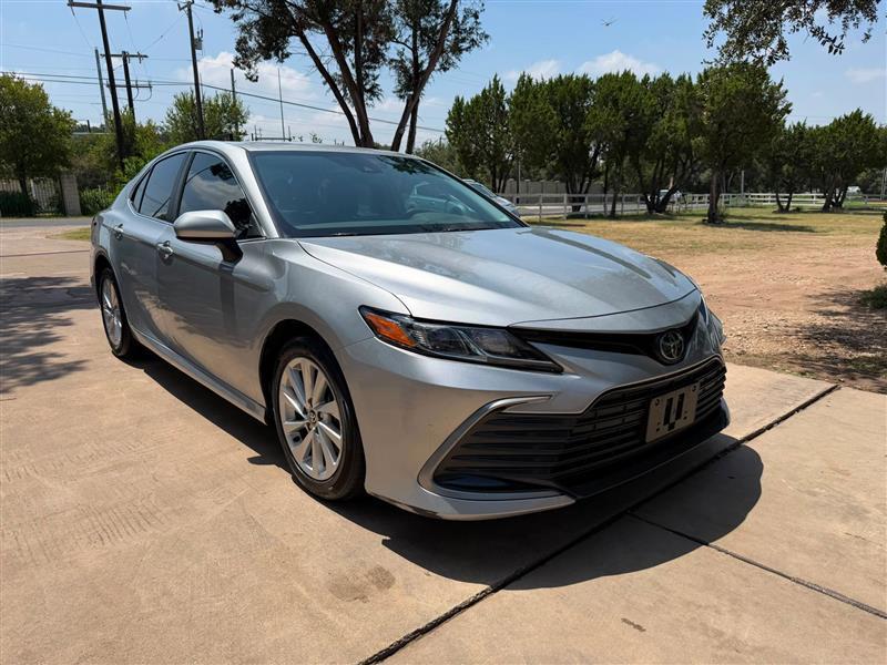 Toyota Camry LE 2021