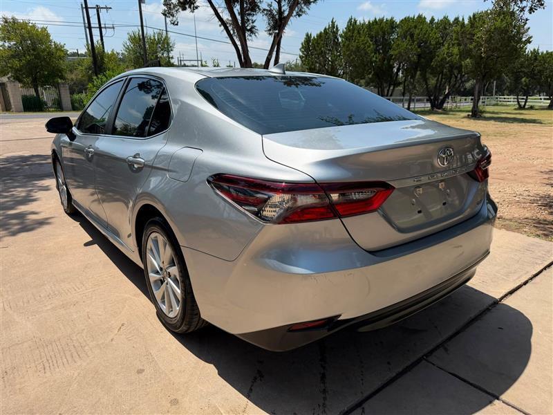 Toyota Camry LE 2021