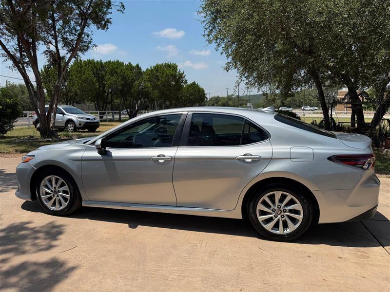 Toyota Camry LE 2021