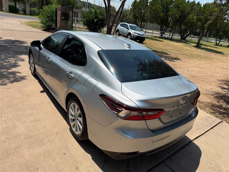 Toyota Camry LE 2021