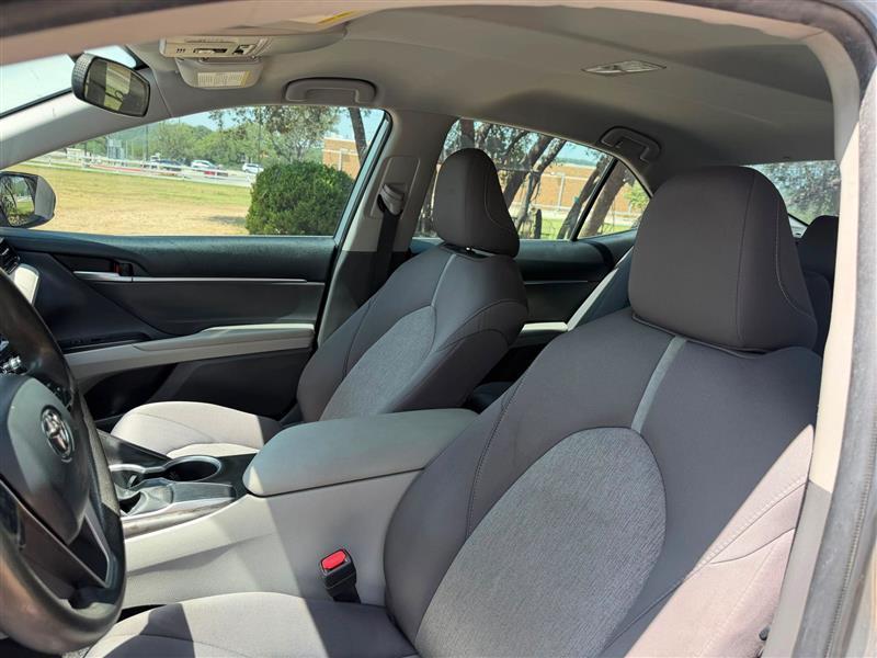 Toyota Camry LE 2021