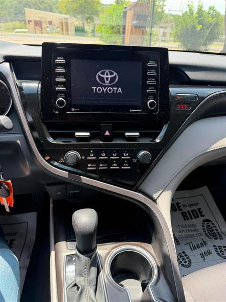 Toyota Camry LE 2021