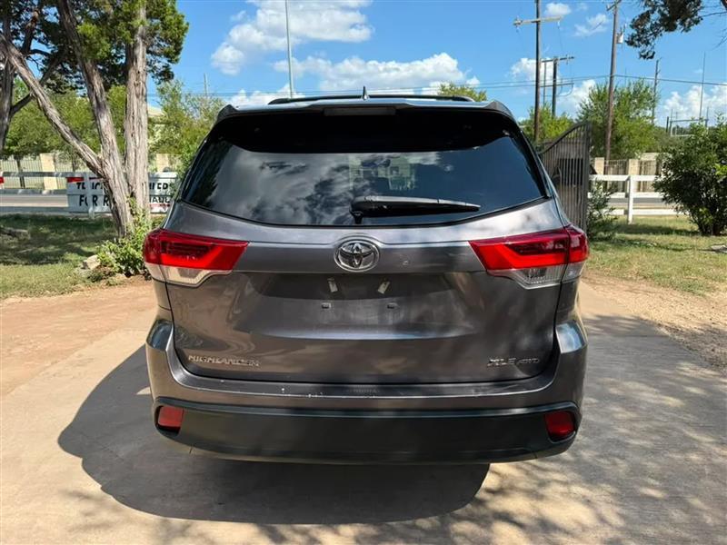 Toyota Highlander XLE AWD V6 2018