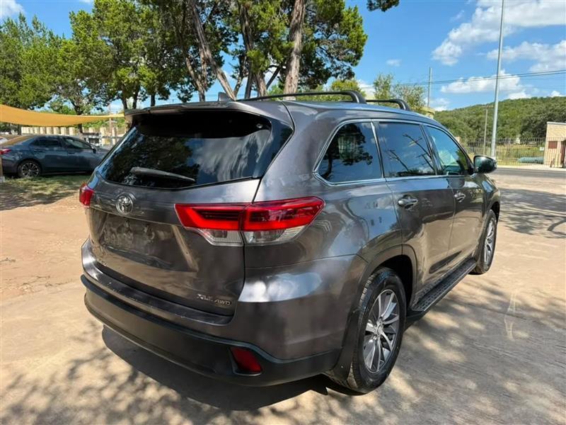Toyota Highlander XLE AWD V6 2018