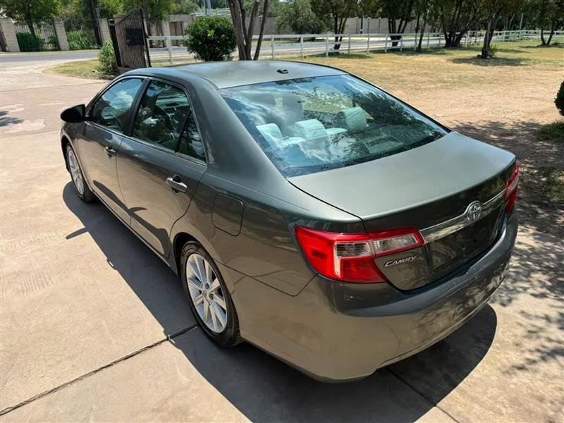Toyota Camry XLE 2014