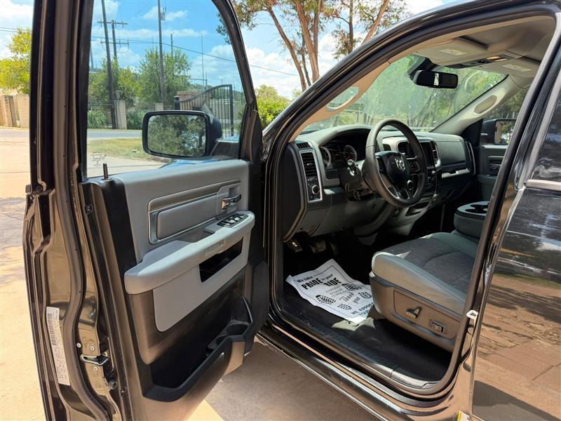 RAM 1500 SLT Quad Cab 4WD 2018