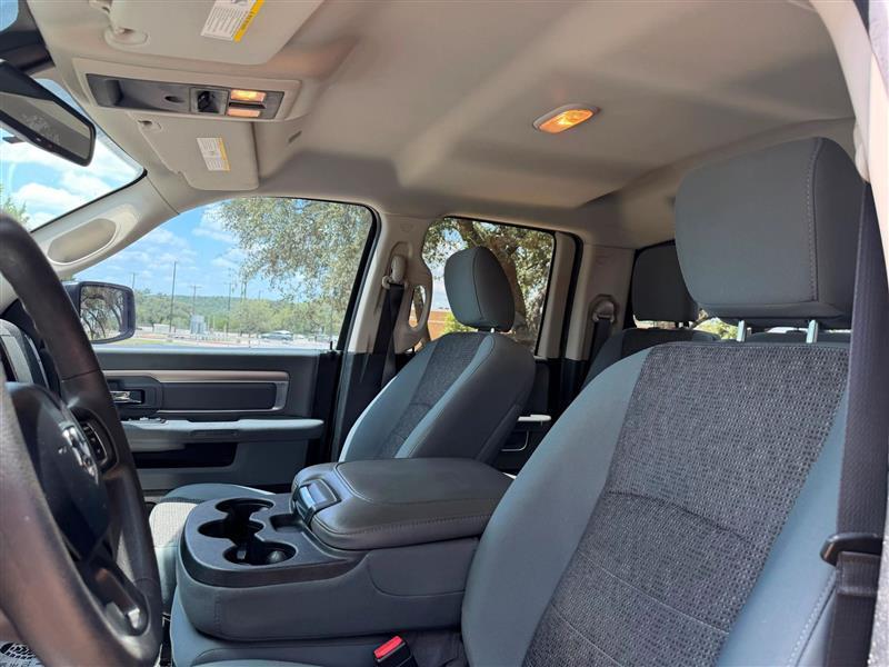 RAM 1500 SLT Quad Cab 4WD 2018