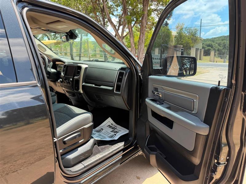 RAM 1500 SLT Quad Cab 4WD 2018