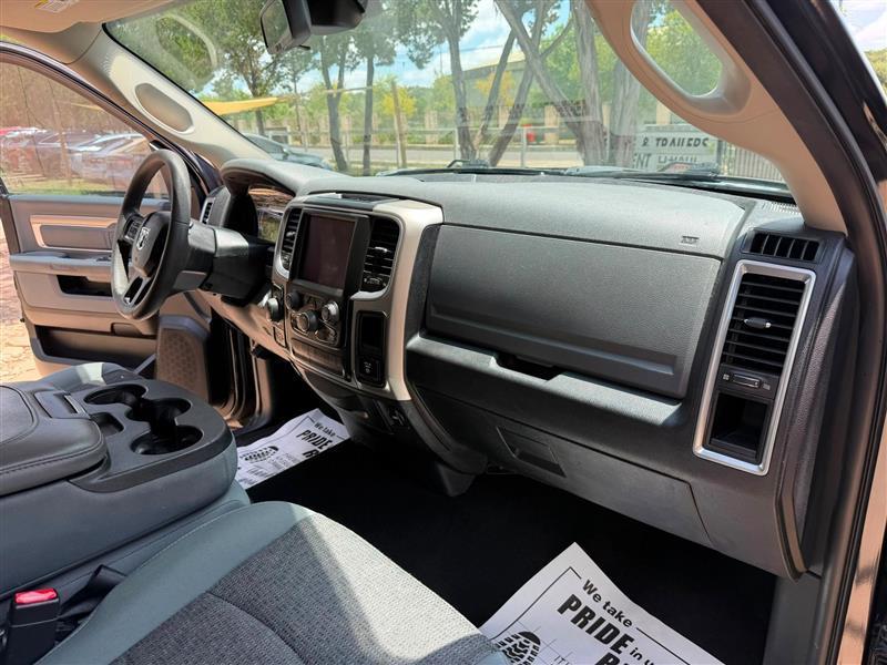 RAM 1500 SLT Quad Cab 4WD 2018