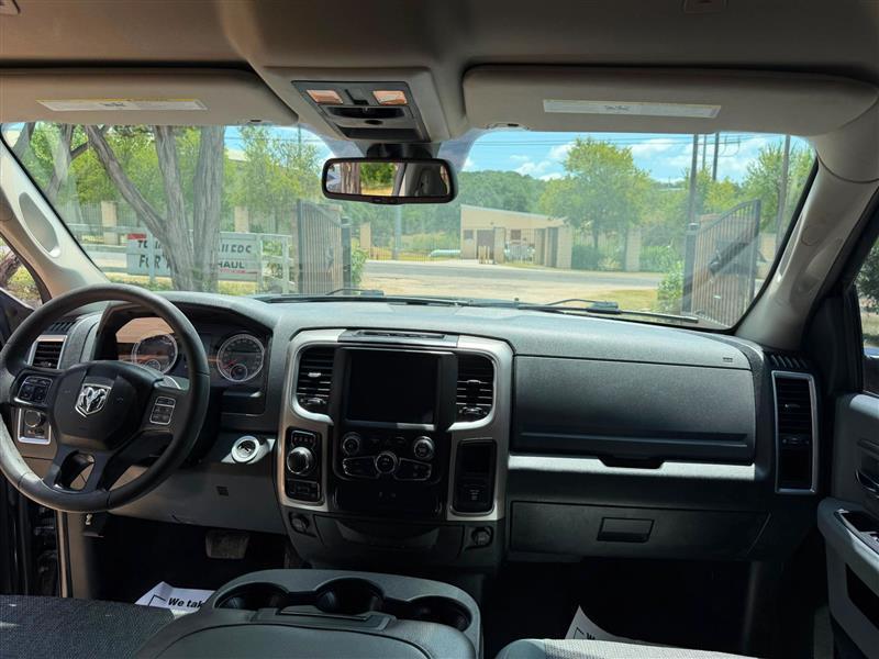 RAM 1500 SLT Quad Cab 4WD 2018