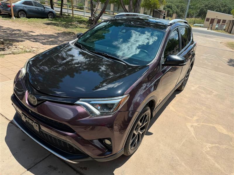 Toyota RAV4 SE FWD 2016