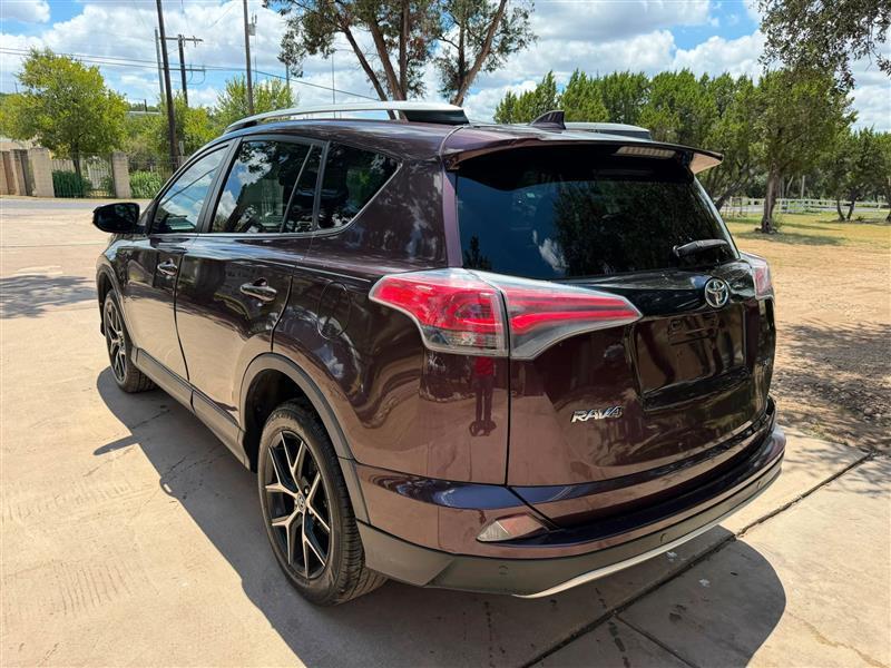 Toyota RAV4 SE FWD 2016