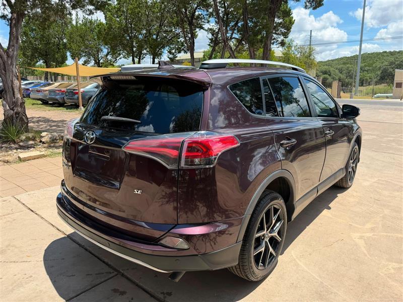 Toyota RAV4 SE FWD 2016