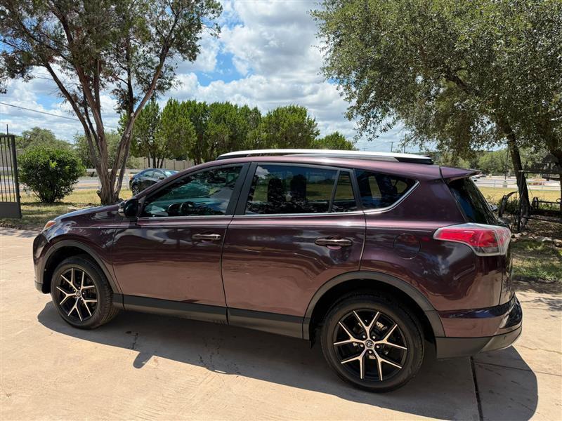 Toyota RAV4 SE FWD 2016