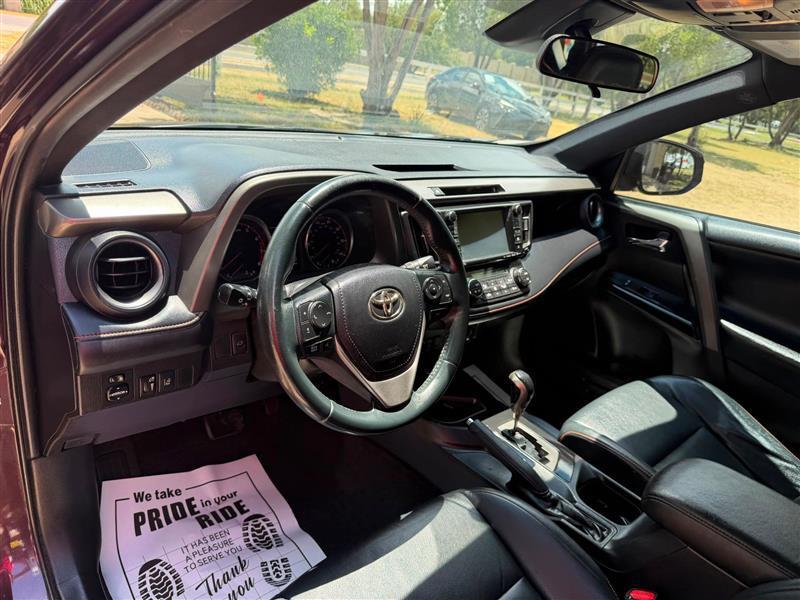Toyota RAV4 SE FWD 2016