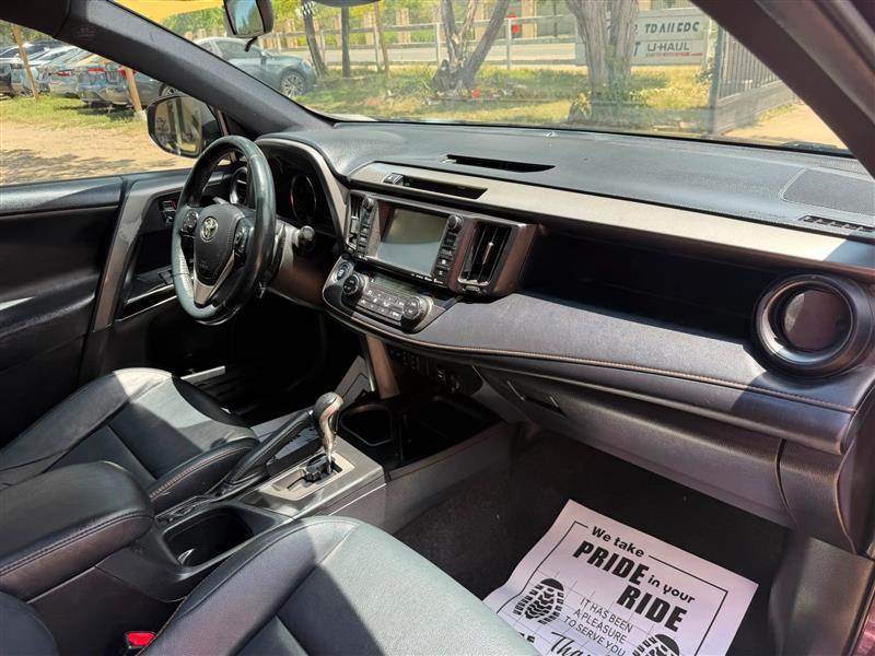 Toyota RAV4 SE FWD 2016