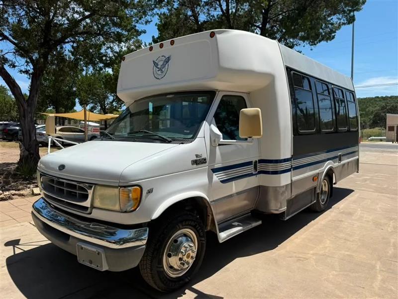 Ford Econoline E350 Super Duty 2002