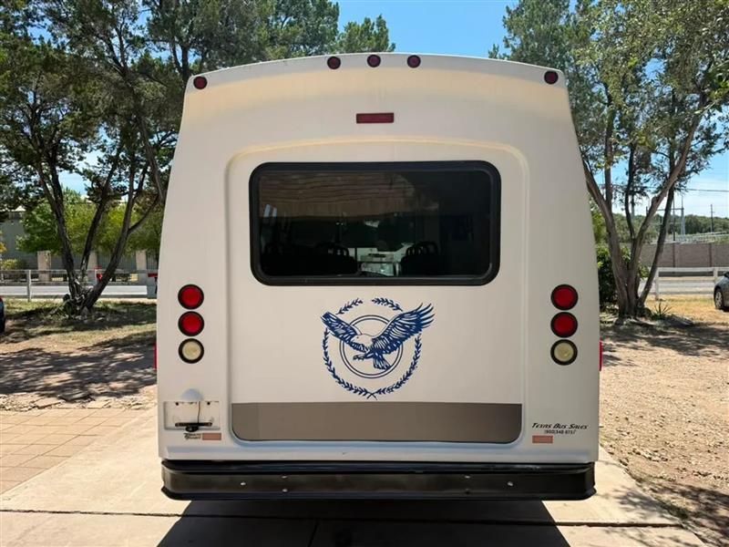 Ford Econoline E350 Super Duty 2002