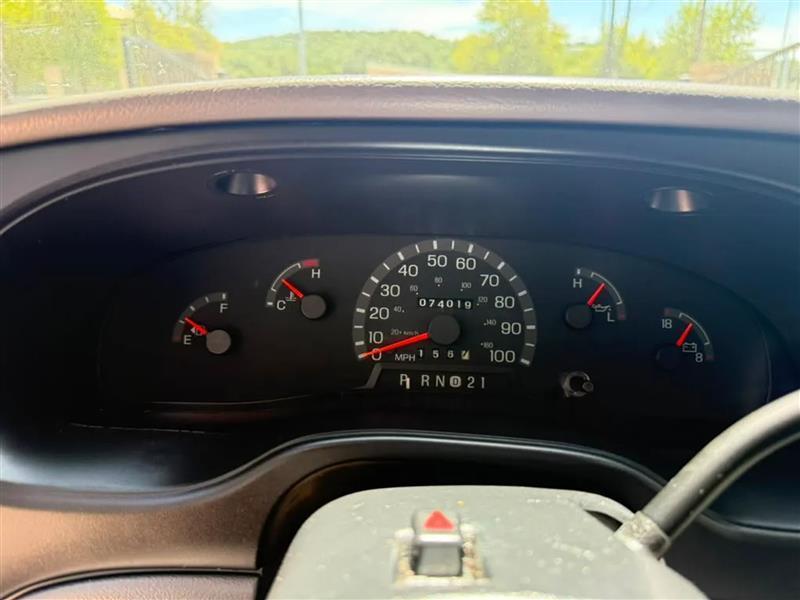 Ford Econoline E350 Super Duty 2002