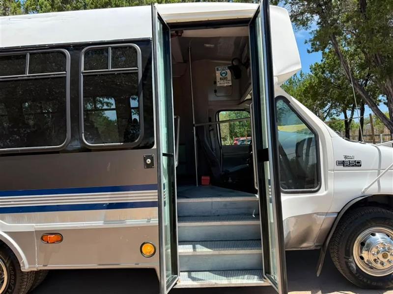 Ford Econoline E350 Super Duty 2002