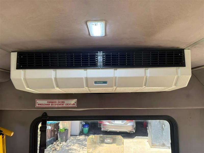 Ford Econoline E350 Super Duty 2002