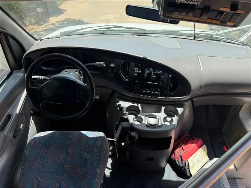 Ford Econoline E350 Super Duty 2002