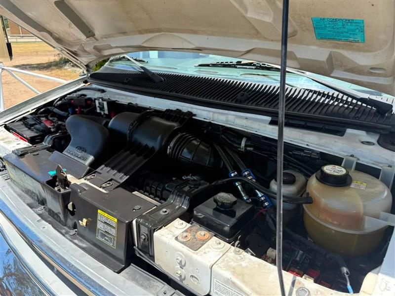 Ford Econoline E350 Super Duty 2002