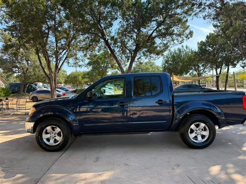Nissan Frontier S Crew Cab 2WD 2011