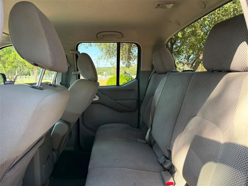 Nissan Frontier S Crew Cab 2WD 2011