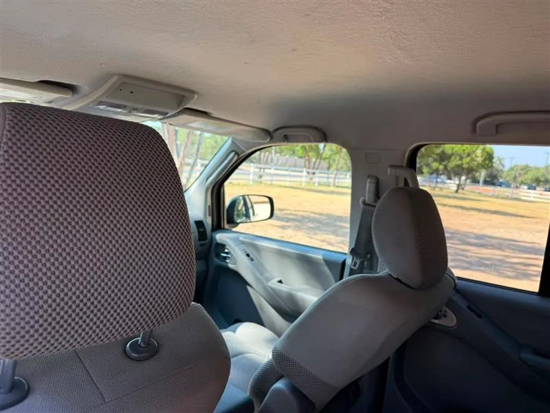 Nissan Frontier S Crew Cab 2WD 2011