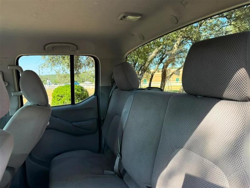 Nissan Frontier S Crew Cab 2WD 2011