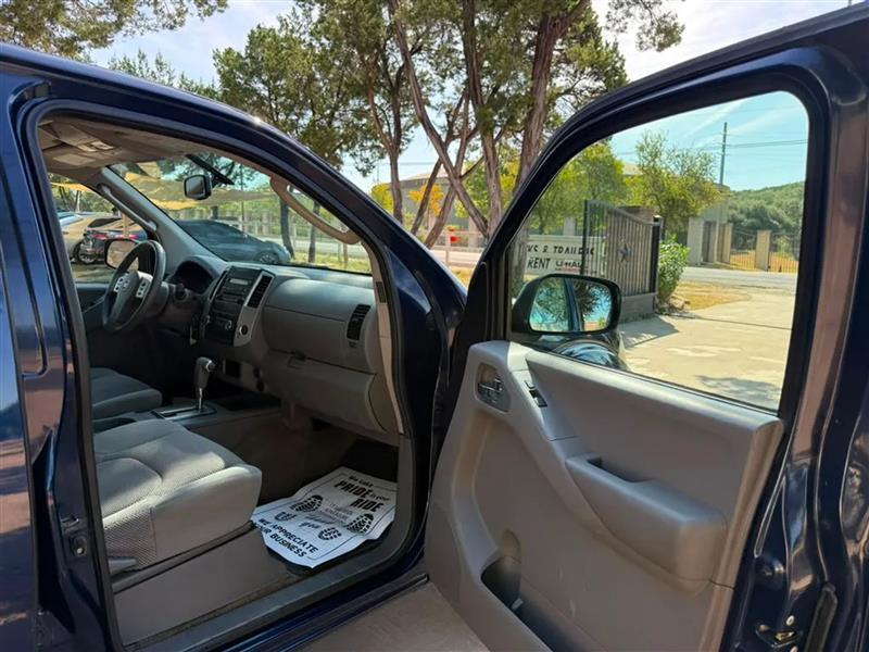 Nissan Frontier S Crew Cab 2WD 2011