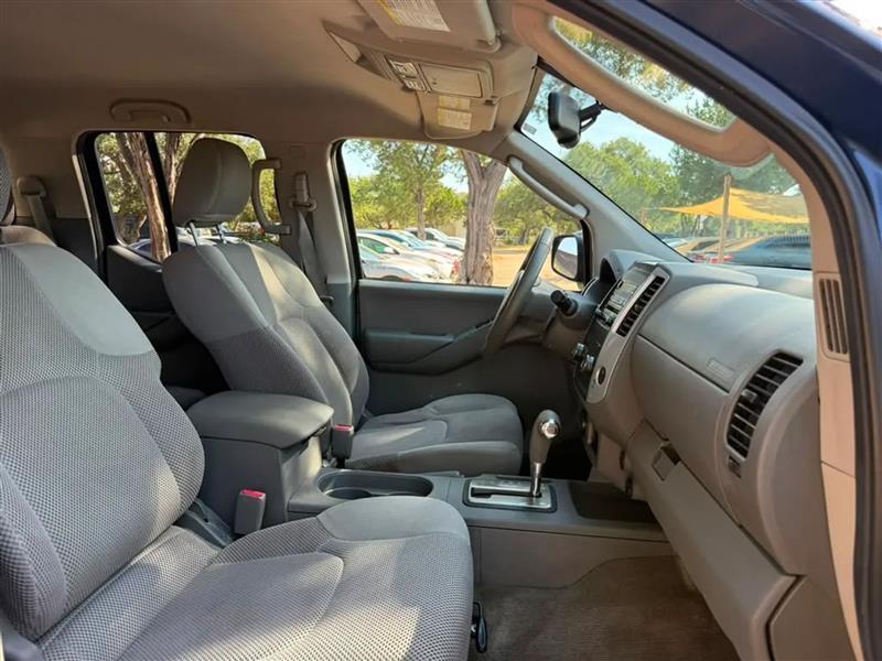 Nissan Frontier S Crew Cab 2WD 2011