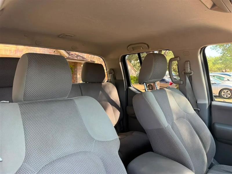 Nissan Frontier S Crew Cab 2WD 2011