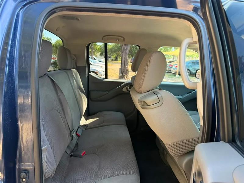 Nissan Frontier S Crew Cab 2WD 2011