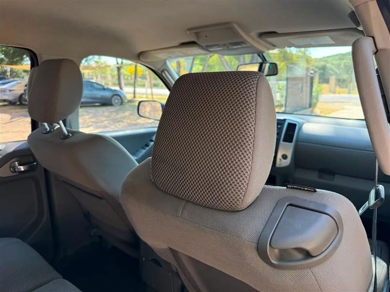Nissan Frontier S Crew Cab 2WD 2011