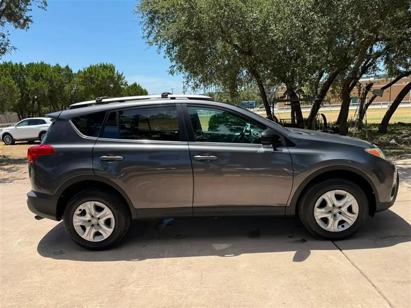 Toyota RAV4 LE FWD 2015