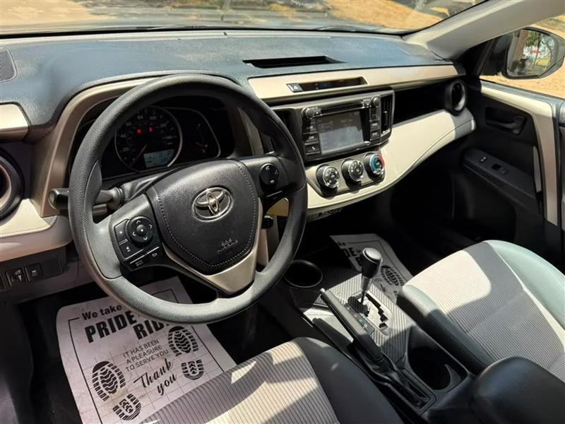 Toyota RAV4 LE FWD 2015