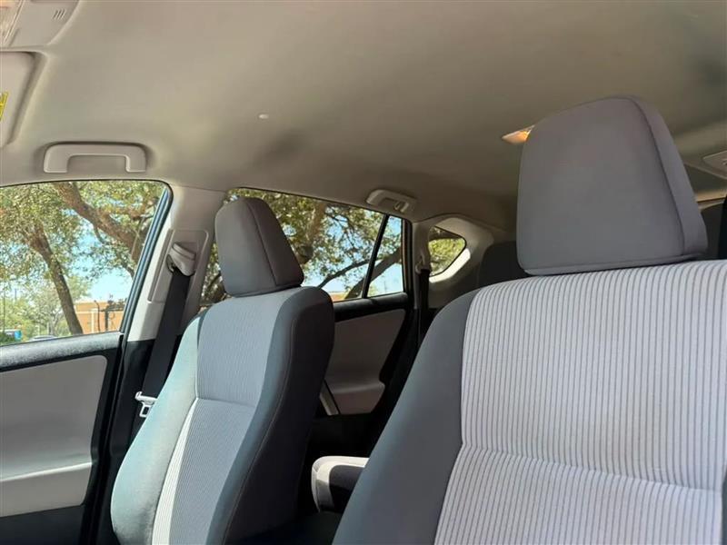 Toyota RAV4 LE FWD 2015