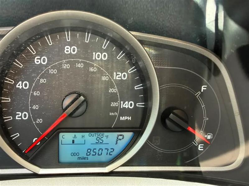 Toyota RAV4 LE FWD 2015