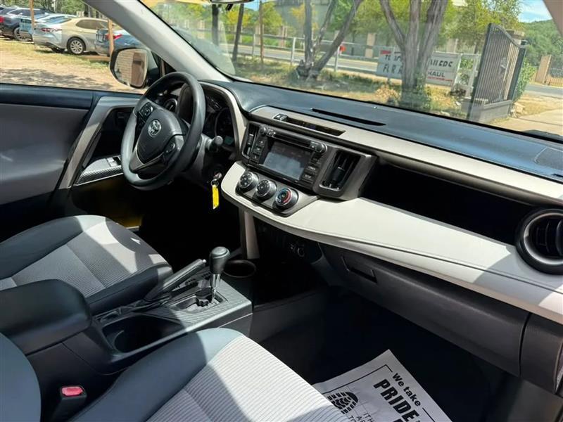 Toyota RAV4 LE FWD 2015