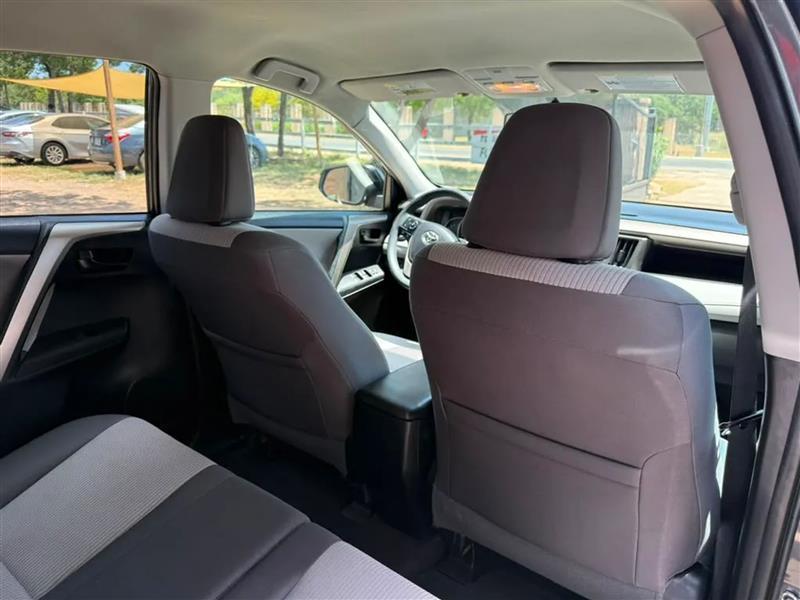 Toyota RAV4 LE FWD 2015