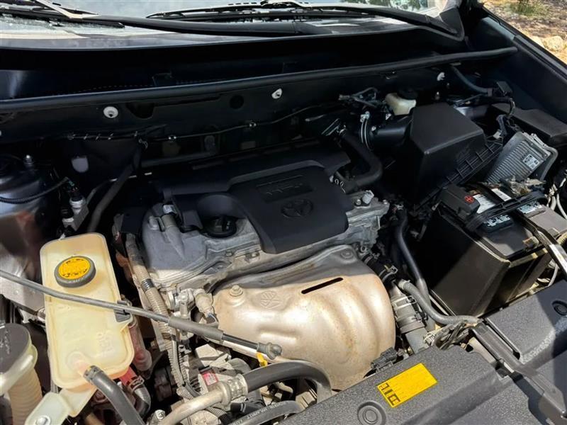 Toyota RAV4 LE FWD 2015