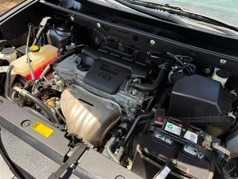 Toyota RAV4 LE FWD 2015