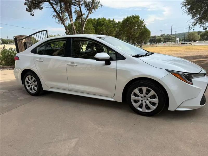 Toyota Corolla LE Hybrid 2022