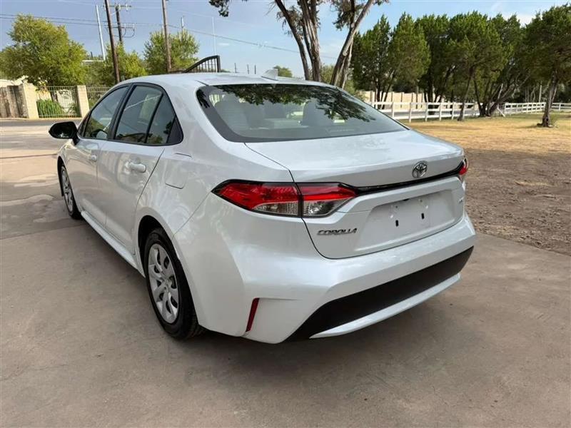 Toyota Corolla LE Hybrid 2022