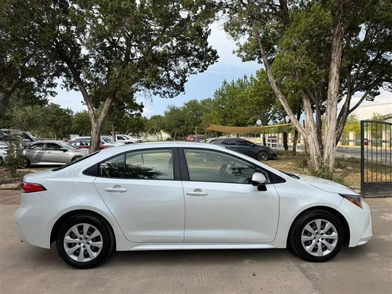 Toyota Corolla LE Hybrid 2022
