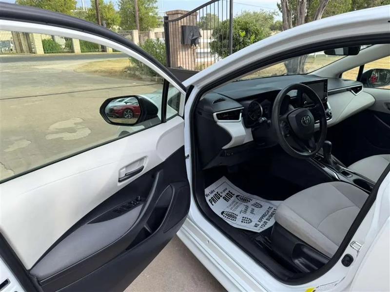 Toyota Corolla LE Hybrid 2022