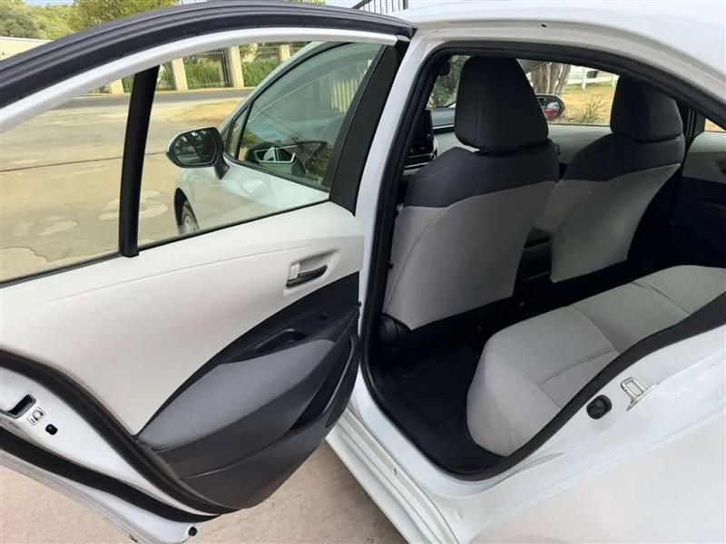 Toyota Corolla LE Hybrid 2022