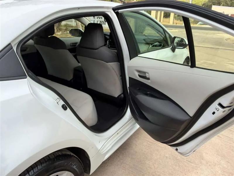 Toyota Corolla LE Hybrid 2022
